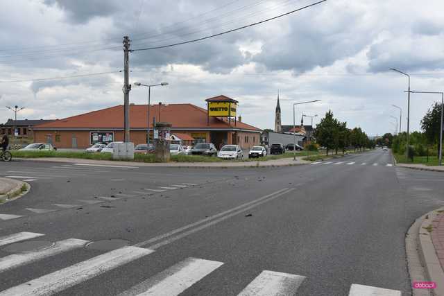 Zderzenie skody z autobusem w Pieszycach
