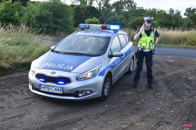 Zdarzenie drogowe z udziałem traktora i samochodu osobowego