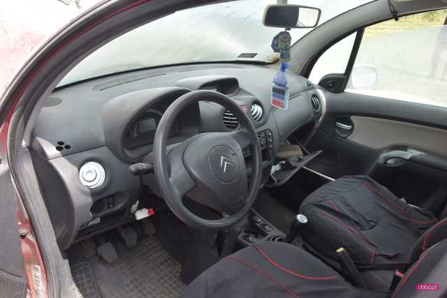 Pożar citroena w Dzierżoniowie
