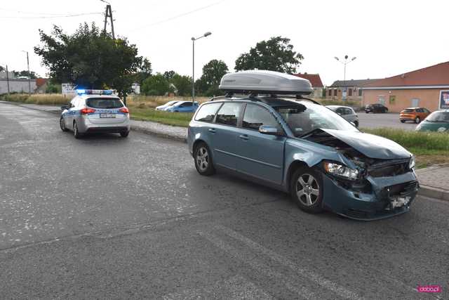 Zderzenie volvo z fordem w Pieszycach