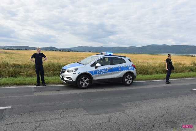 Pijany kierowca mitsubishi uderzył w peugeota