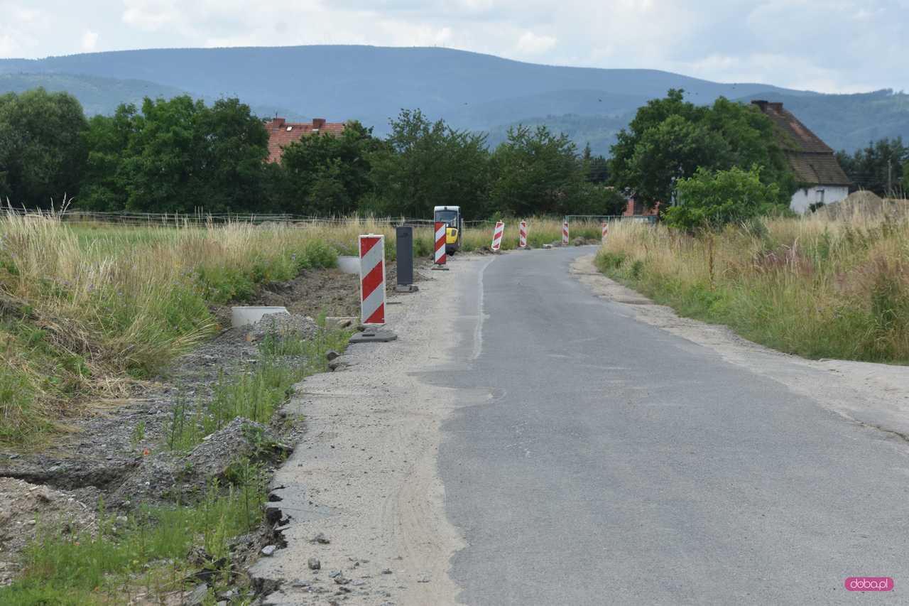 Trwa przebudowa drogi Dzierżoniów - Nowizna