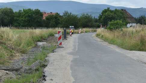Trwa przebudowa drogi Dzierżoniów - Nowizna