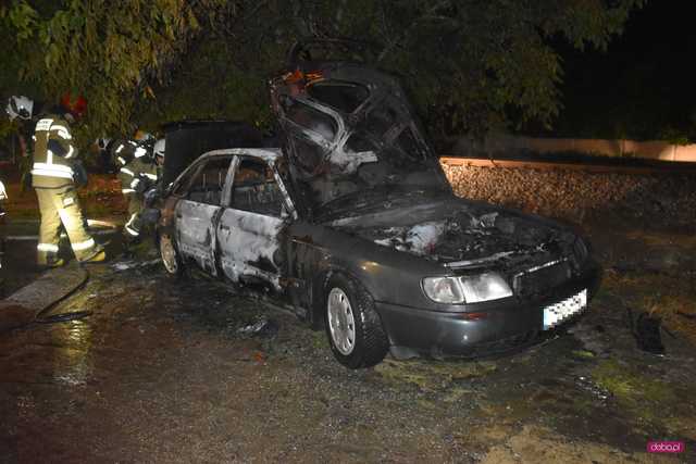 Pożar audi w Bielawie