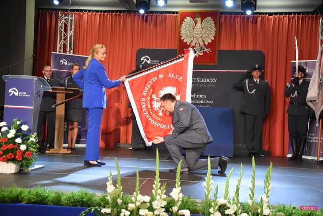 Areszt Śledczy w Dzierżoniowie otrzymał sztandar