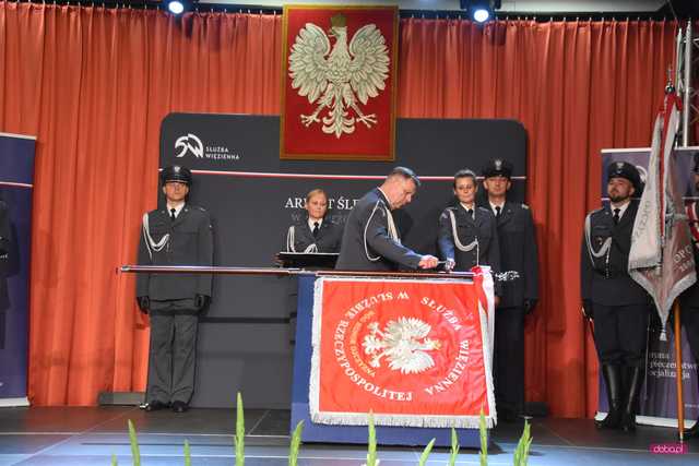 Areszt Śledczy w Dzierżoniowie otrzymał sztandar
