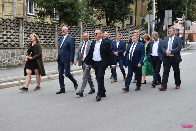 Areszt Śledczy w Dzierżoniowie otrzymał sztandar