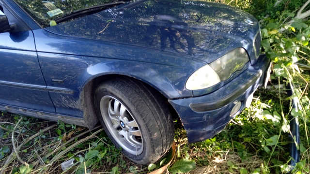  BMW w rowie przy drodze z Olesznej do Łagiewnik