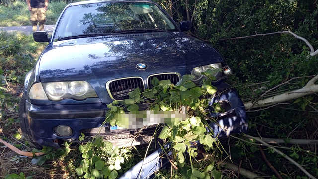  BMW w rowie przy drodze z Olesznej do Łagiewnik