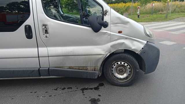 Kolizja na skrzyżowaniu ulic Świdnickiej i Akacjowej w Dzierżoniowie