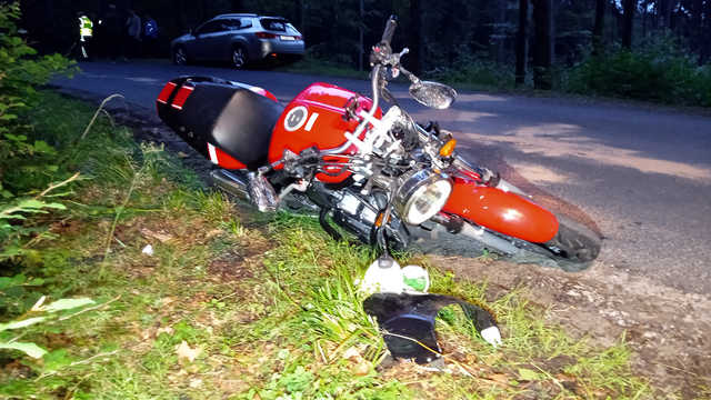 Zderzenie motocyklisty z hondą w górach