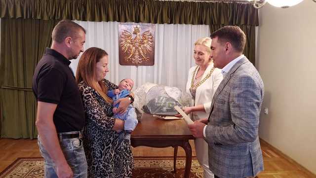 Wyprawki dla nowo narodzonych dzieci w gminie Łagiewniki
