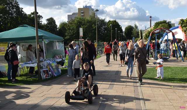 Wielka parada organizacji pozarządowych w Dzierżoniowie