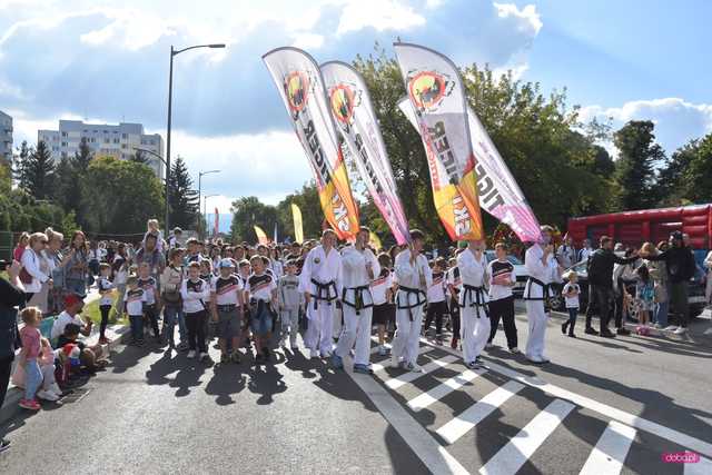 Wielka parada organizacji pozarządowych w Dzierżoniowie