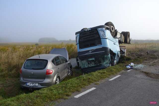 Zderzenie seata z ciężarówką