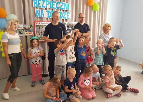 Niemczańscy policjanci spotkali się z przedszkolakami