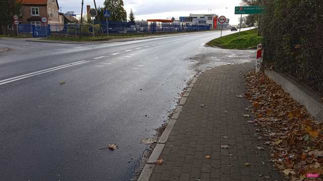 Zderzenie trzech samochodów na ósemce w Łagiewnikach
