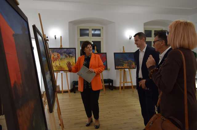 Wystawa młodych artystów w pałacu w Kiełczynie