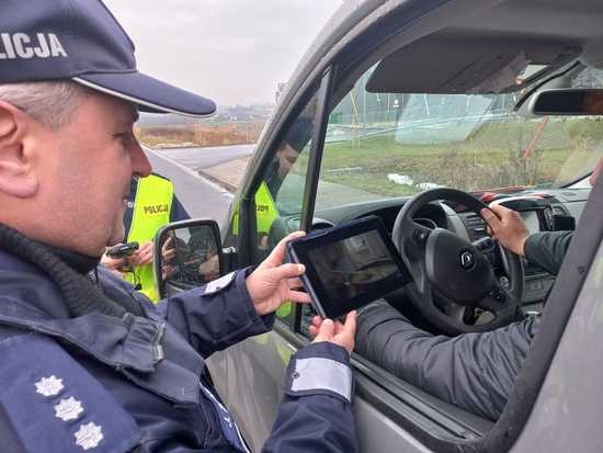 Bielawscy policjanci i funkcjonariusze Wydziału Ruchu Drogowego promowali jazdę w trzeźwości 