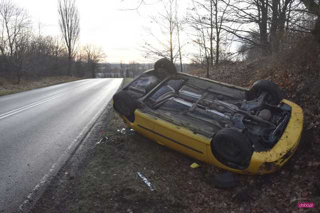 Dachowanie seata na drodze Dzierżoniów - Świdnica