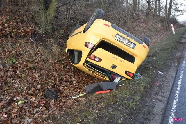 Dachowanie seata na drodze Dzierżoniów - Świdnica