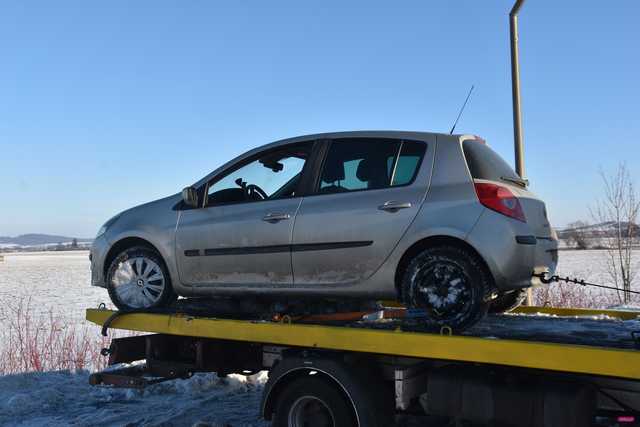 Renault wypadło z drogi Bielawa - Pieszyce