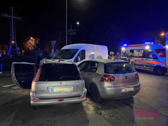 Zderzenie trzech pojazdów w Dzierżoniowie