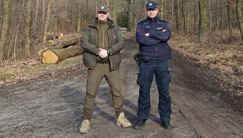 Wspólny patrol niemczańskiego dzielnicowego z funkcjonariuszem Państwowej Straży Leśnej