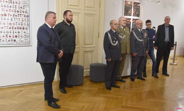 Wystawa „Falerystyka – historia zapisana w odznaczeniach ze zbiorów Marka Zatorskiego”