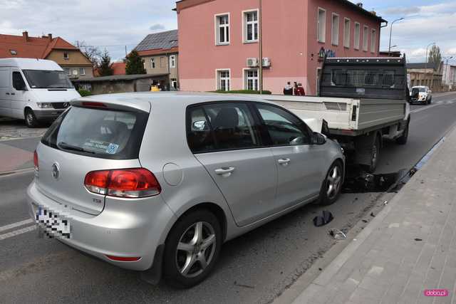 Zderzenie volkswagena i forda w Bielawie