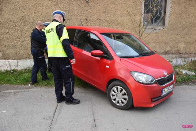 zwłoki w samochodzie