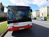 Zderzenie autobusu i volkswagena w Dzierżoniowie