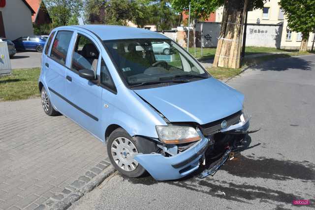 Zderzenie dwóch pojazdów na Lipowej w Bielawie