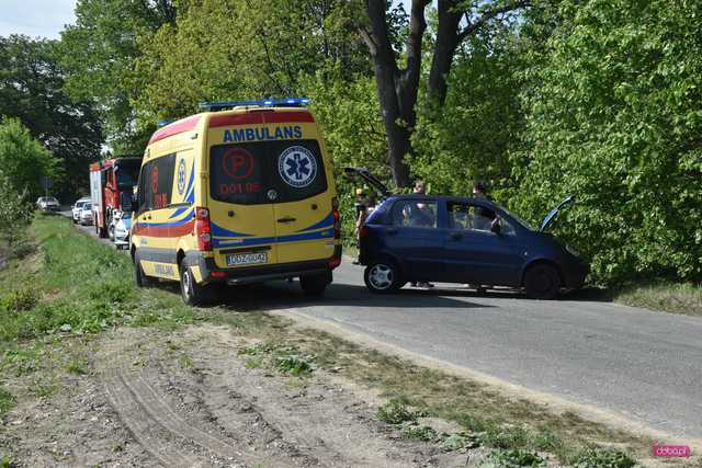 Wypadek 5 młodych osób przy stawie w Owieśnie