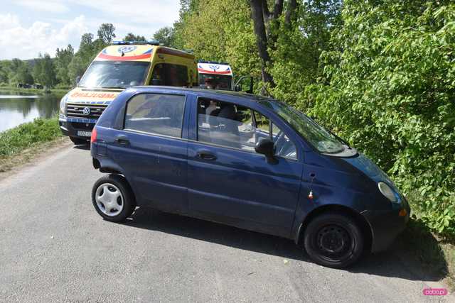 Wypadek 5 młodych osób przy stawie w Owieśnie