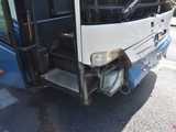 Zderzenie autobusu z mazdą na ósemce w Nowej Wsi Niemczańskiej