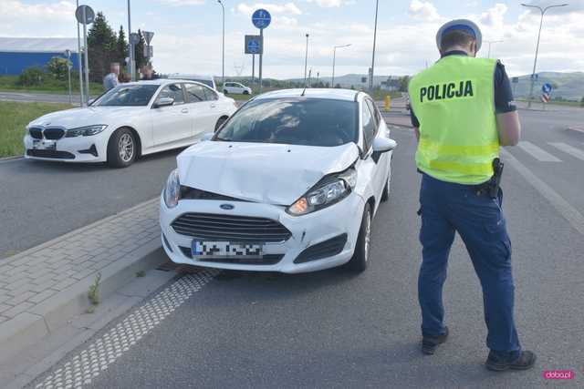 Zderzenie bmw i forda na obwodnicy Dzierżoniowa