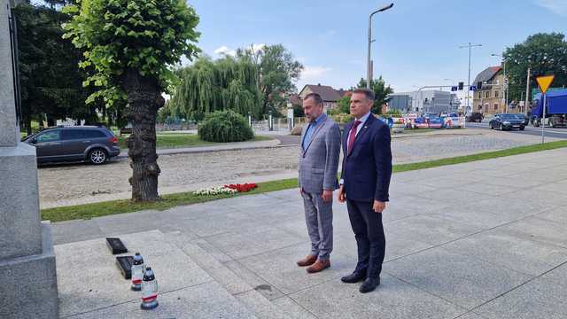 Łagiewniki. Uczili zmarłego żołnierza