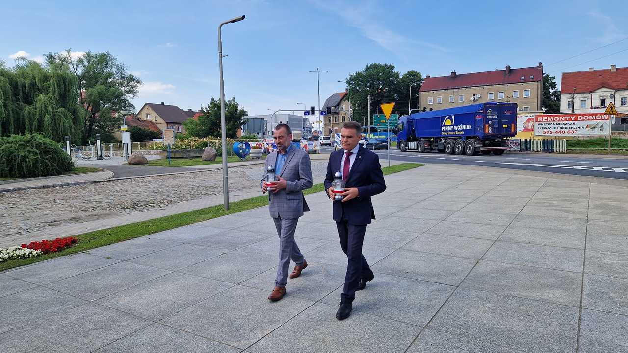 Łagiewniki. Uczili zmarłego żołnierza
