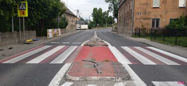 Skasował znaki drogowe