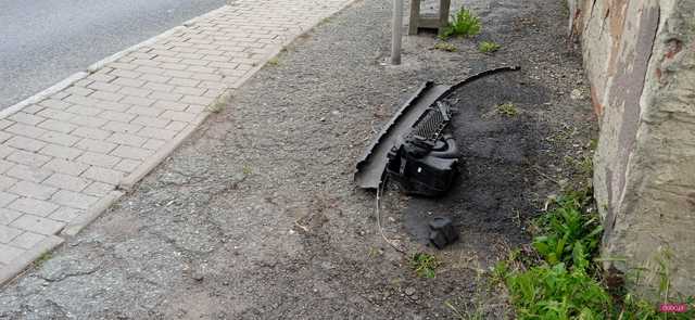 Skasował znaki drogowe