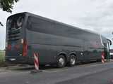 Koparką zahaczył o autobus