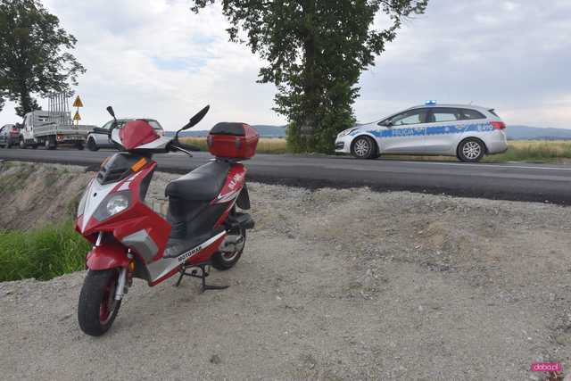 Wypadek kierowcy skutera na drodze Dzierżoniów - Świdnica