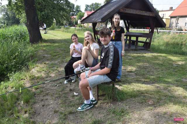 Zawody wędkarskie z okazji Dnia Dziecka