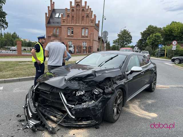 Zderzenie dwóch pojazdów w Dzierżoniowie