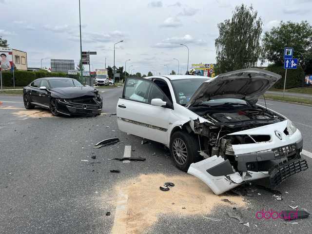 Zderzenie dwóch pojazdów w Dzierżoniowie