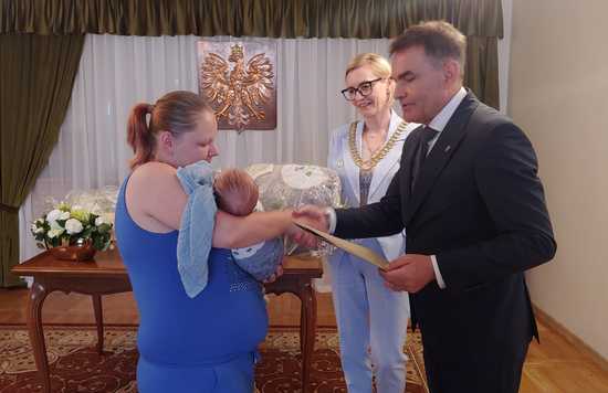 Wyprawka dla nowo narodzonego dziecka w gminie Łagiewniki