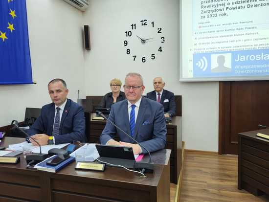 Absolutorium i wotum zaufania dla Zarządu Powiatu Dzierżoniowskiego