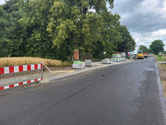 Trwa przebudowa chodnika w Słupicach