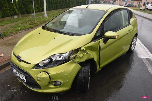 Zderzenie trzech samochodów w Pieszycach